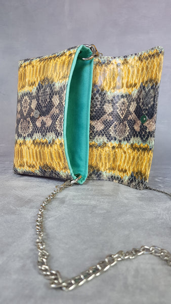 Snake Necessitiesss - naked edition